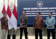 Canda Rocky Gerung ke Kepala Bakom Baru: Tugas Pertama Pulihkan Nama Saya