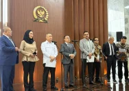 Ilustrasi pengemudi ojek online yang kini mendapatkan jaminan sosial dan penyesuaian tarif melalui Perpres Nomor 27 Tahun