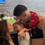 Jennifer Coppen saat merayakan kemenangan Timnas Indonesia di Stadion Utama Gelora Bung Karno