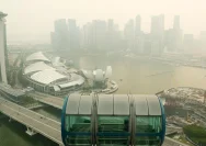 Kabut asap tebal menyelimuti wilayah perkotaan Singapura akibat kebakaran hutan dan lahan