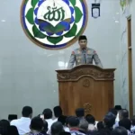 Kapolri Jenderal Pol Suyudi Ario Seto saat menyampaikan khotbah di masjid