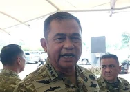 Kepala Staf Angkatan Darat Jenderal TNI Maruli Simanjuntak memberikan keterangan pers terkait penahanan prajurit TNI AD.