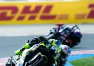 Pebalap MotoGP beraksi di lintasan Sirkuit Mandalika