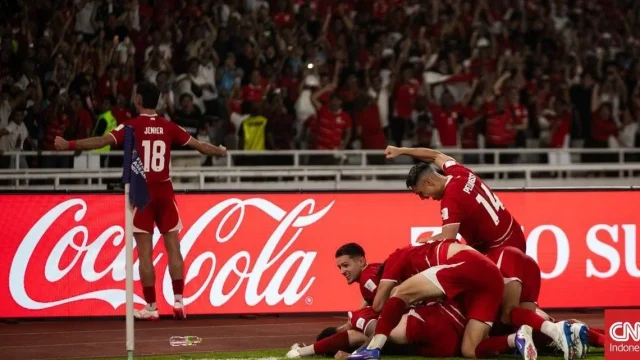 Pelatih John Herdman memimpin latihan Timnas Indonesia