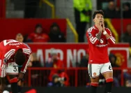 Pemain Manchester United tampak kecewa di lapangan usai laga melawan Tottenham Hotspur