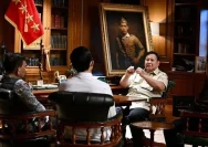 Presiden Prabowo Subianto saat melakukan diskusi terkait penguatan komunikasi pemerintah.