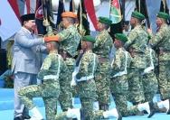Presiden Prabowo Subianto saat memimpin upacara HUT ke-81 TNI di Cilangkap.