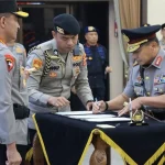 Prosesi pelantikan Komjen Herry Heryawan sebagai Kabaharkam Polri yang baru di Mabes Polri Jakarta.