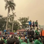 Suasana aksi unjuk rasa mahasiswa di depan Kantor Gubernur Sumatera Selatan terkait kabut asap.